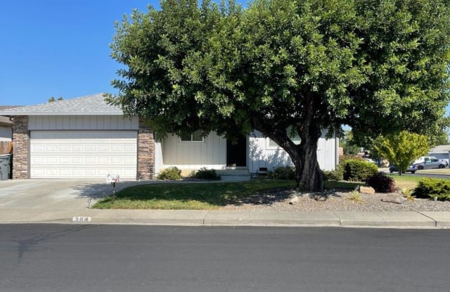 584 Greenwood Dr - 584 Greenwood Drive, Vacaville, CA 95687