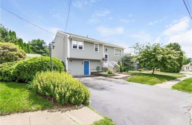 90 Harborview Drive - 90 Harborview Drive, Warwick, RI 02889