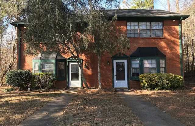 Room in 2 Bedroom Home at Patterson Cir