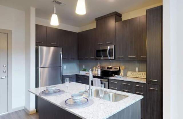 149 S Bagdad Rd, #1017