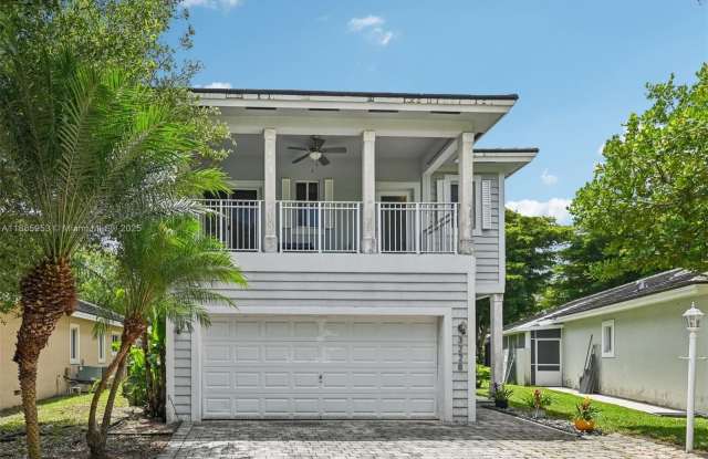 Photo of 3228 SE 3rd Dr