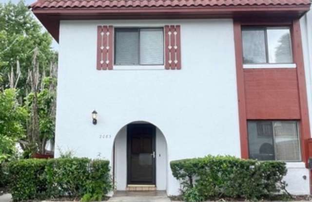 Spacious 3-Bedroom Condo in Quiet South Daytona Community