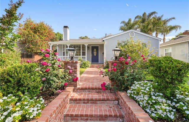 22055 Del Valle Street