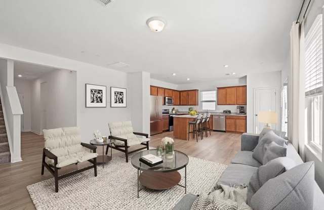 Room in 4 Bedroom Home at Langhorne Ave SW