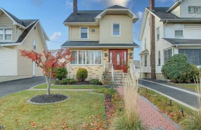 Photo of 836 Livingston Rd