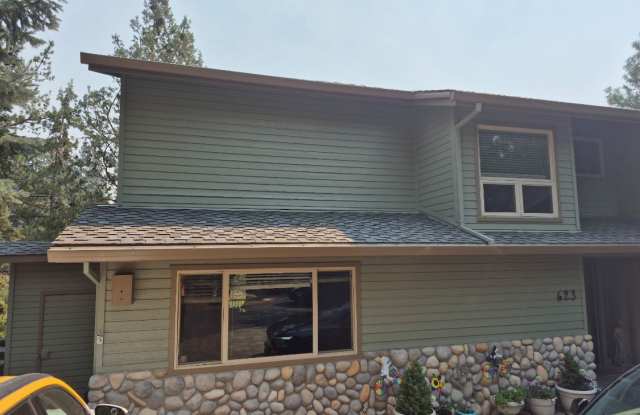 623 Nw Silver Buckle Rd