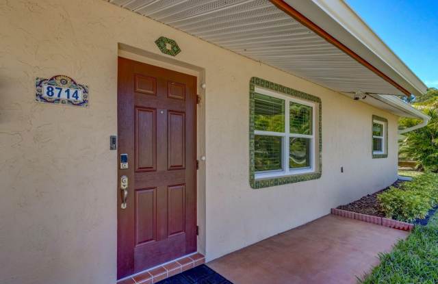 8714 SE Jardin Street