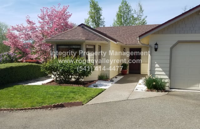 728 Northeast Elida Drive - 728 NE Elida Dr, Grants Pass, OR 97526