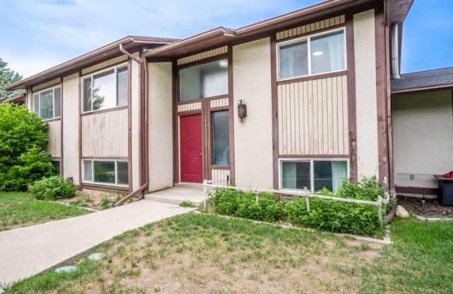 338 Cedarwood Dr