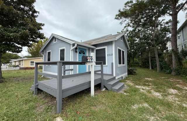 Photo of Charming Beachside Bungalow for Rent!