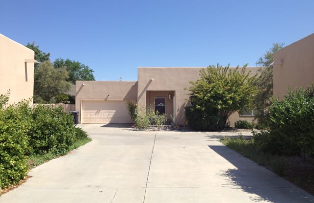 505 Phoenix Ave NW - 505 Phoenix Avenue Northwest, Albuquerque, NM 87107