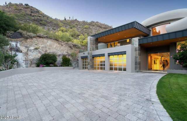 4550 E FOOTHILL Drive