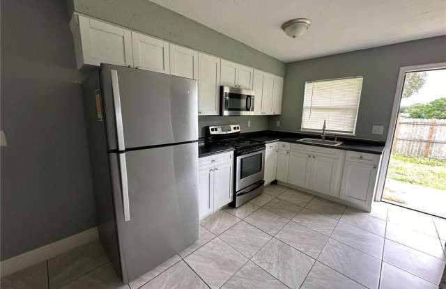 Photo of 1112 MARTIN STREET