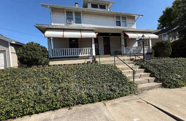 1132-1134 N. Murray