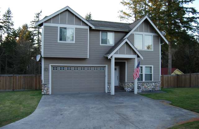 Spacious Two-Story in Port Orchard