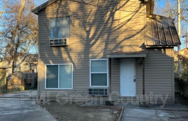 1139 1/2 S Yorktown Ave - 1139 South Yorktown Avenue, Tulsa, OK 74104