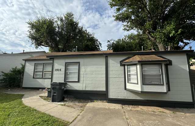 1914 Northwest Ozmun Avenue