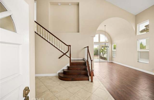 5630 Delacroix Way