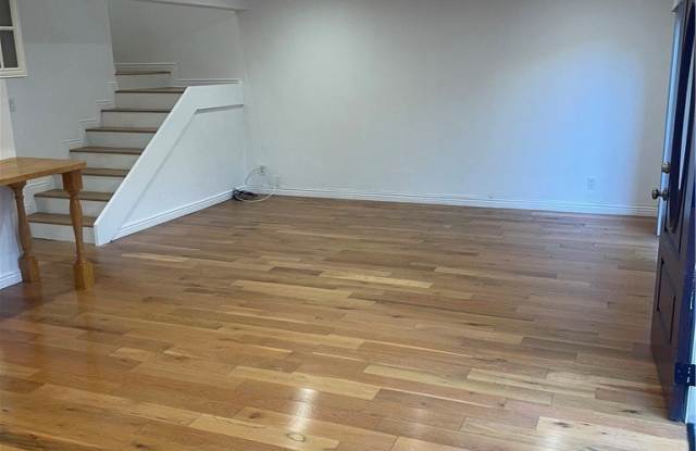 386 S Miraleste Drive