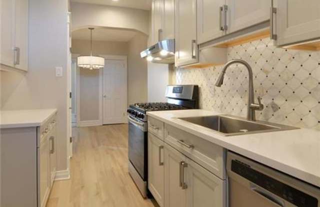 Photo of 6607 Clayton Rd. #2E