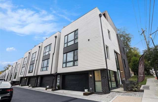 1649 OVERLOOK Way NW