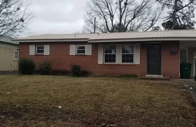 2309 Howard Dr - 2309 Howard Drive, Pine Bluff, AR 71603