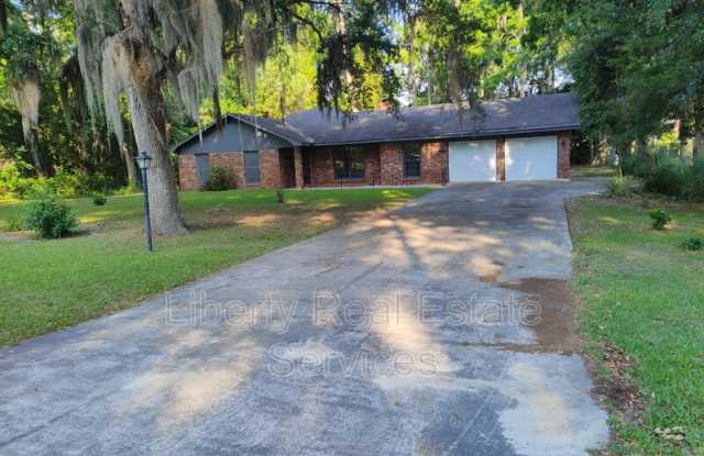 407 Woodland Dr
