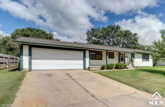 4914 Looman St - 4914 East Looman Street, Wichita, KS 67220