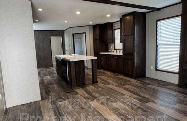 Photo of 800 N Old Betsy