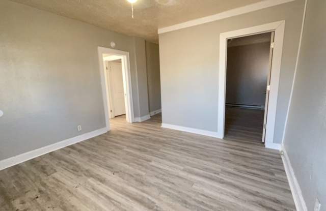 For Rent! 1521 S Mulberry: Cozy 2 Bedroom Home for Rent! Pet Friendly!
