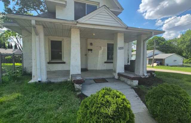 Charming 2 bed-1 bath in Bloomington