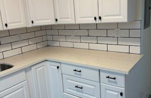 Renovated Studio Apartment for Lease in Van Nuys