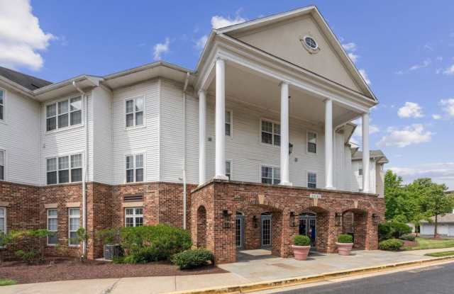 Beautiful 2 BR 1BA Condo - Looking for You!