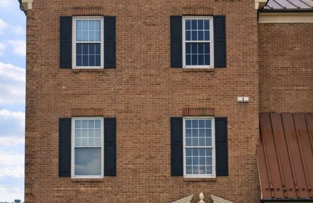 8731 PLANTATION Lane