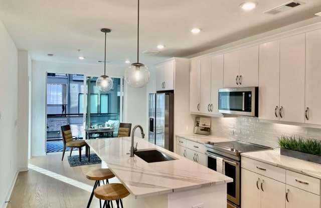 408 Pratt Drive South East