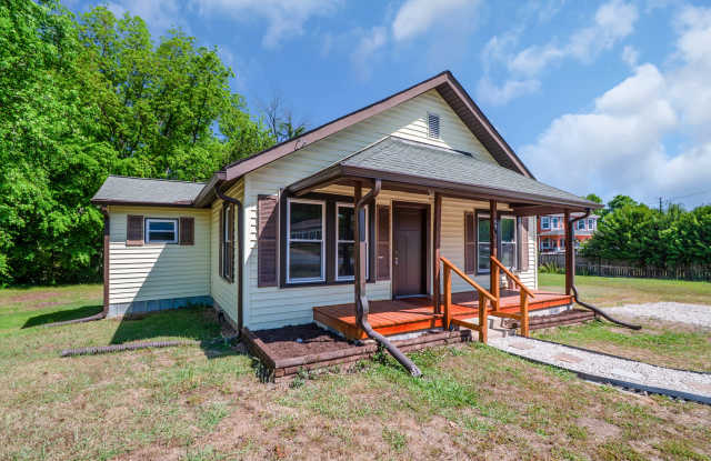 69 Lowe Avenue Northwest