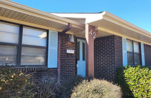 42 Thompson Dr