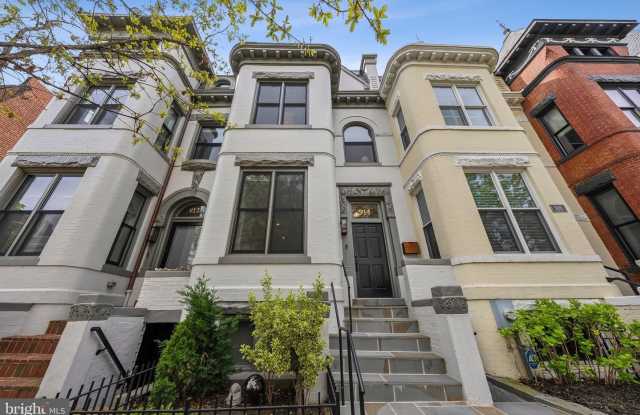 Photo of 914 WESTMINSTER ST NW
