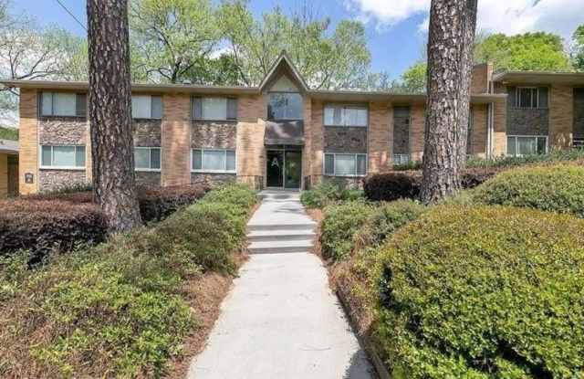 Photo of 115 Biscayne Drive NW unit: B1