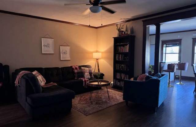 216 East Kemp Avenue - 2Unit #1
