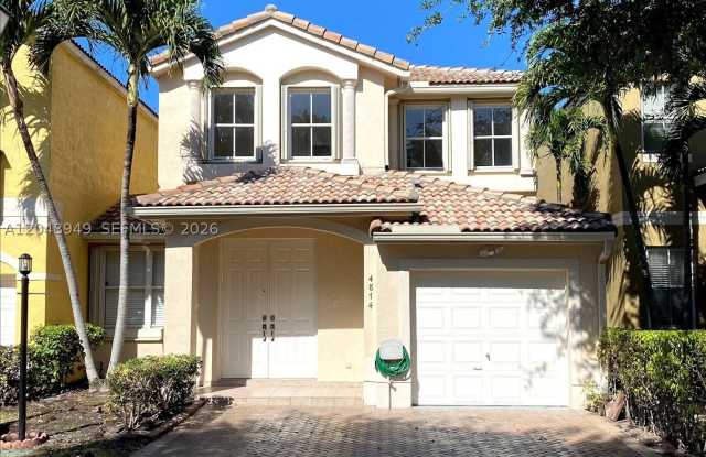 4874 NW 107th Path