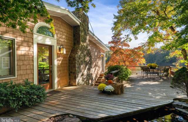 8255 SUNDERMAN PLACE