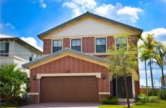 10580 NW 69th Ter