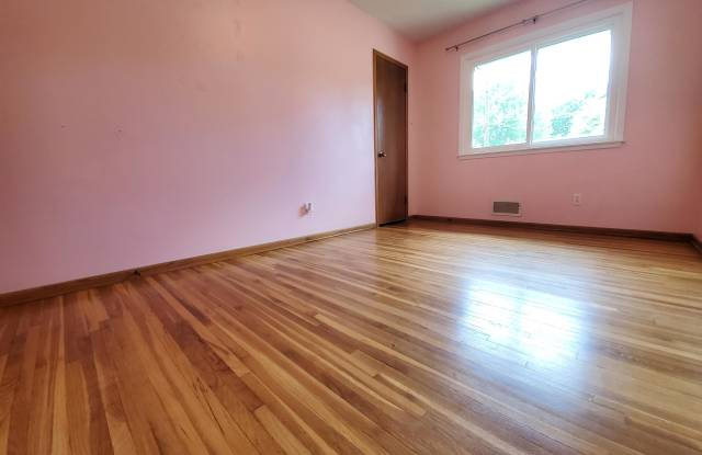 2418 24th Avenue Northwest