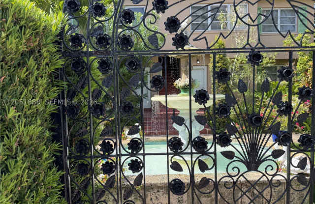 42 Almeria Ave