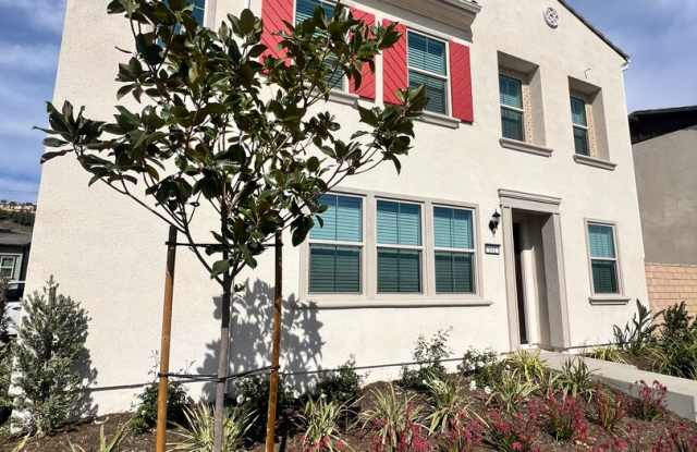 Camarillo - Newer 4 bedroom, 3.5 home
