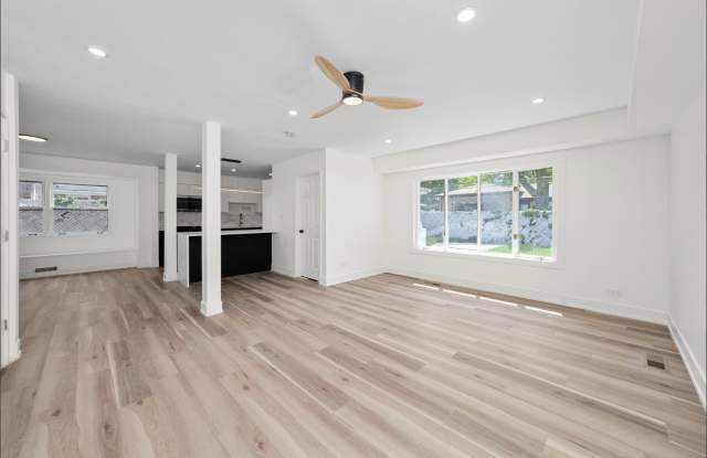 16030 University Ave