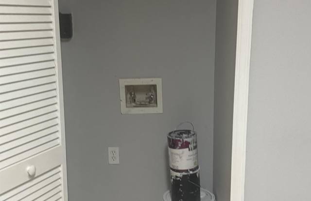 3670 Kirkpatrick Cir #9