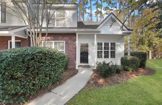 Charming 3 Bedroom Home in the Towns of Buckwalter!!