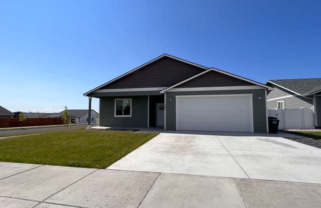 New Construction Home in Park Orchard Neighborhood!